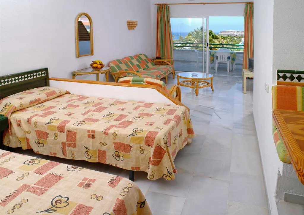Room, Altamira, Tenerife
