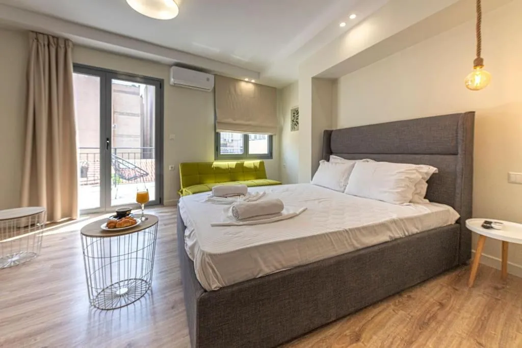 QUADRUPLE SUPERIOR WITH BALCONY Room, Athens Smart Apartments, Athens