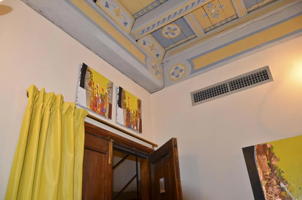 Room, Residenza Torre Colonna, Rome