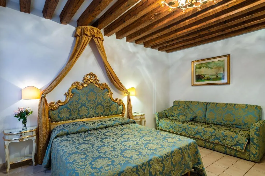 Room, Hotel Al Vagon, Venice