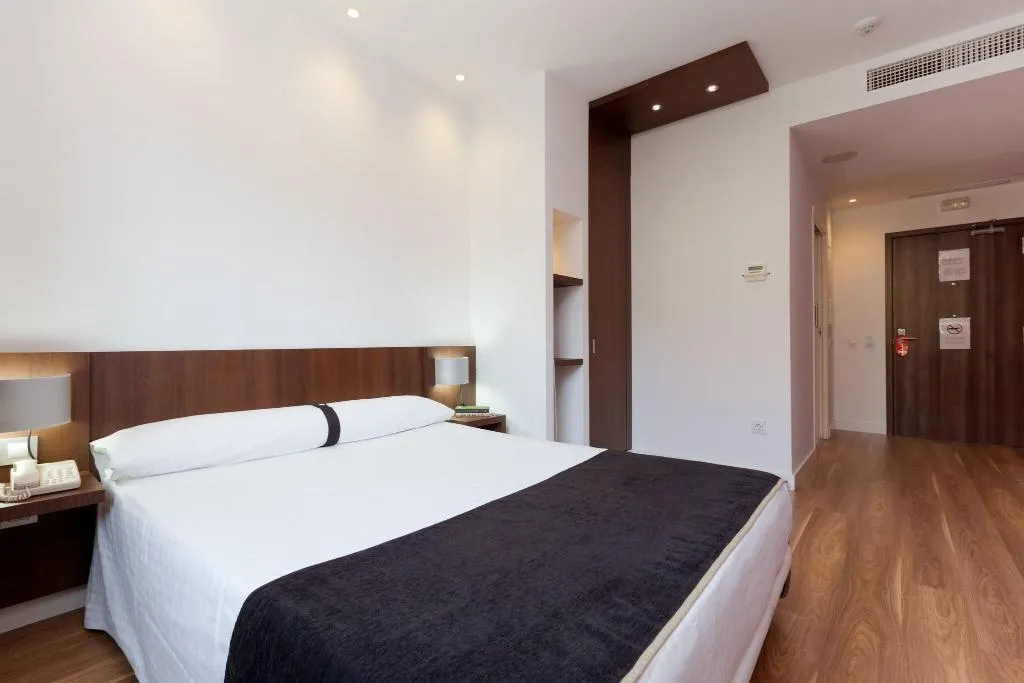 Double or Twin TWO BEDS Room, Hotel Olympia Universidades, Valencia