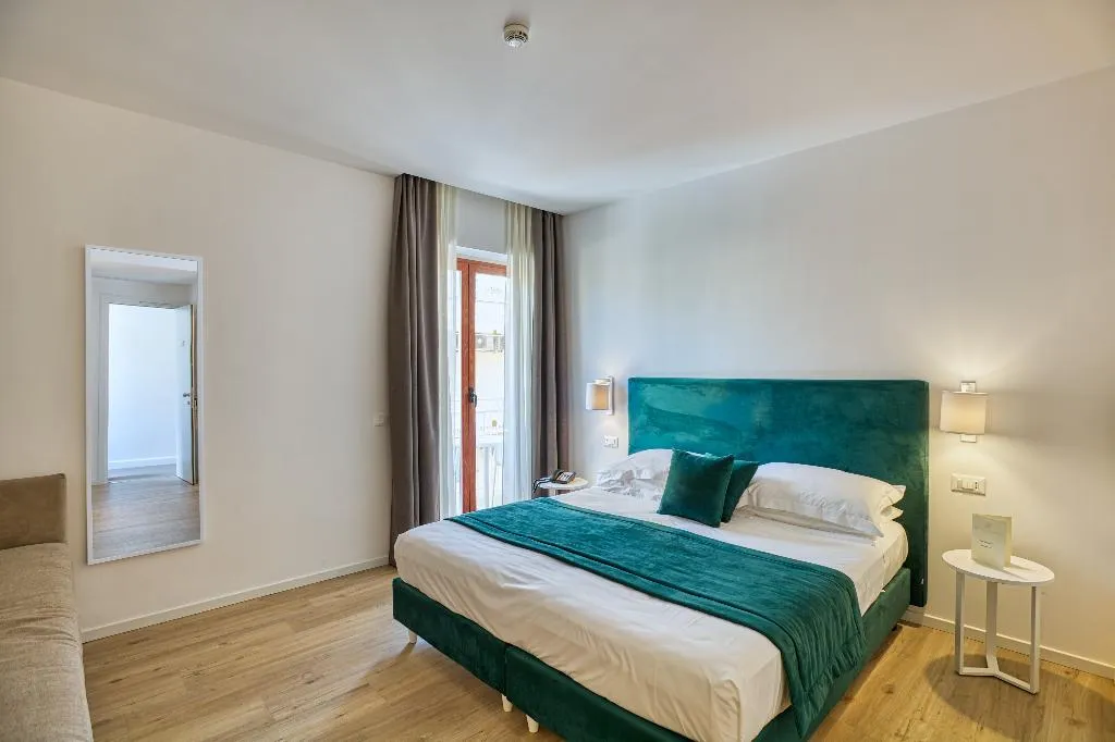 Double or Twin COMFORT Room, Hotel Isabella Sorrento, Naples