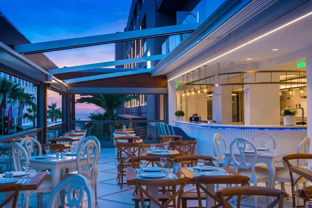 Terrace, Mari Kristin Beach Hotel, Crete