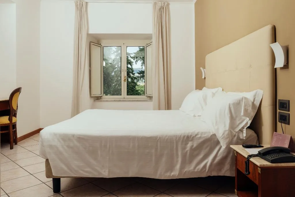 Double or Twin basement Room, Grand Hotel Telese, Naples