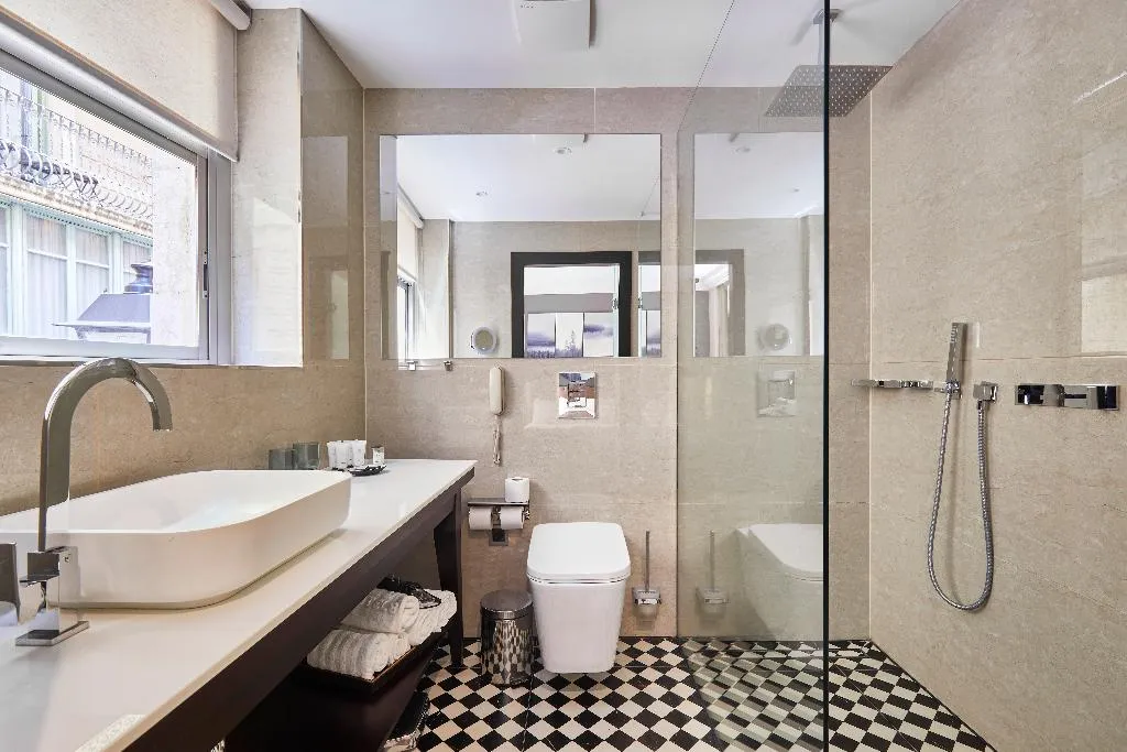 DOUBLE SUPERIOR WITH BALCONY Room, Hotel Cortes Rambla, Barcelona