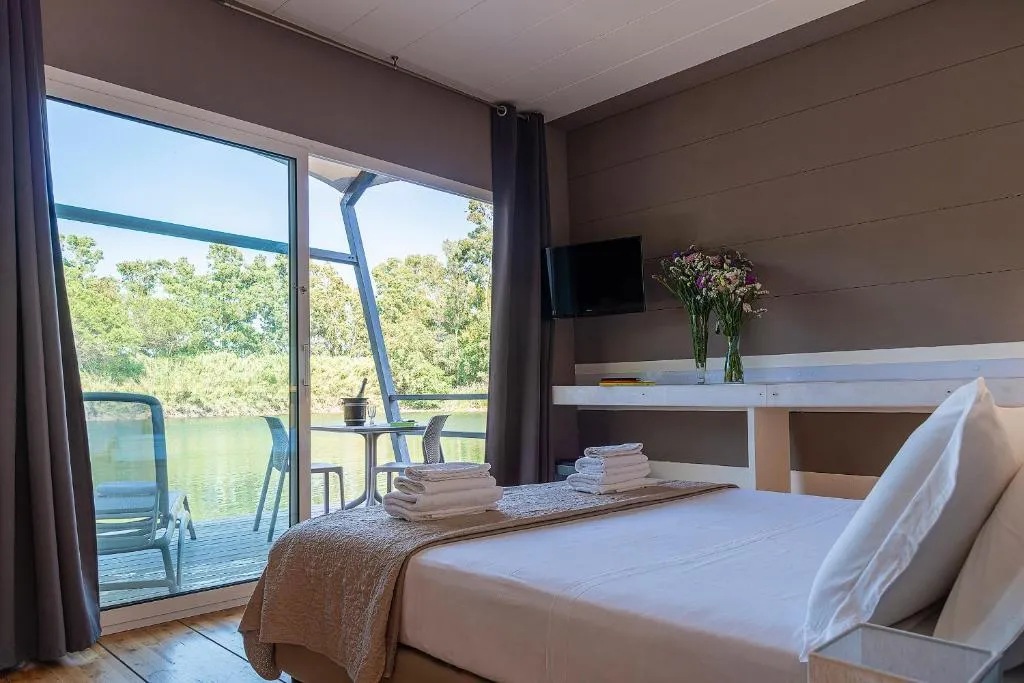 LODGE WITH JACUZZI Room, Nabi Resort Glamping & Spa, Naples
