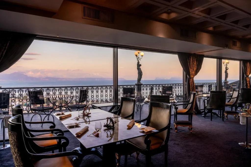 General view, Grand Hotel Parker's, Naples