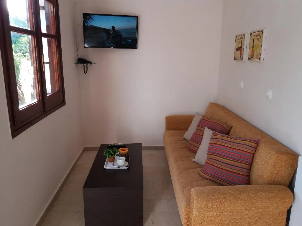 TWIN TWO BEDROOMS Room, Mileona Rooms, Corfu