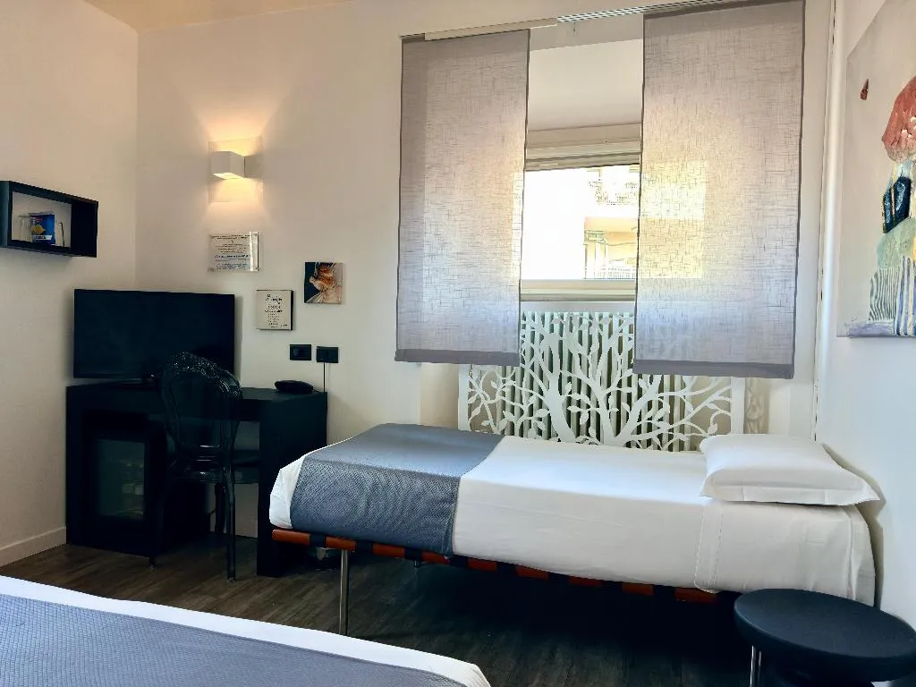 TRIPLE STANDARD Room, Hotel Europa, Milan