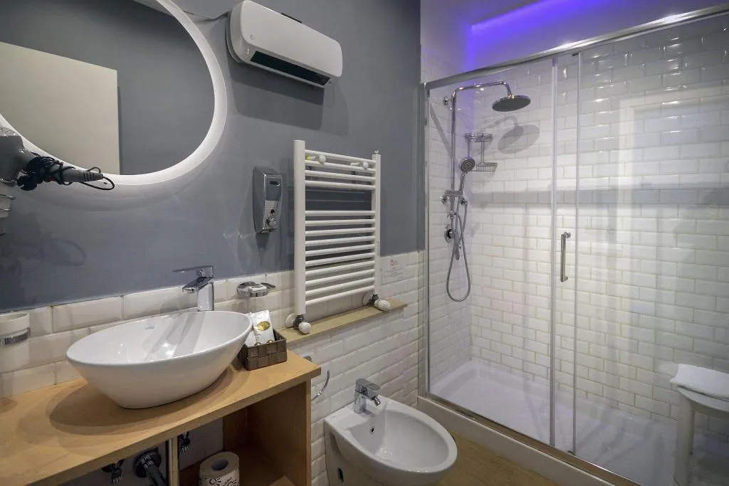 DOUBLE QUEEN SIZE BED Room, B B Sorrento Queen, Naples
