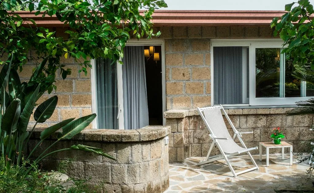 DOUBLE DELUXE GARDEN VIEW Room, Il Roseto Resort, Naples