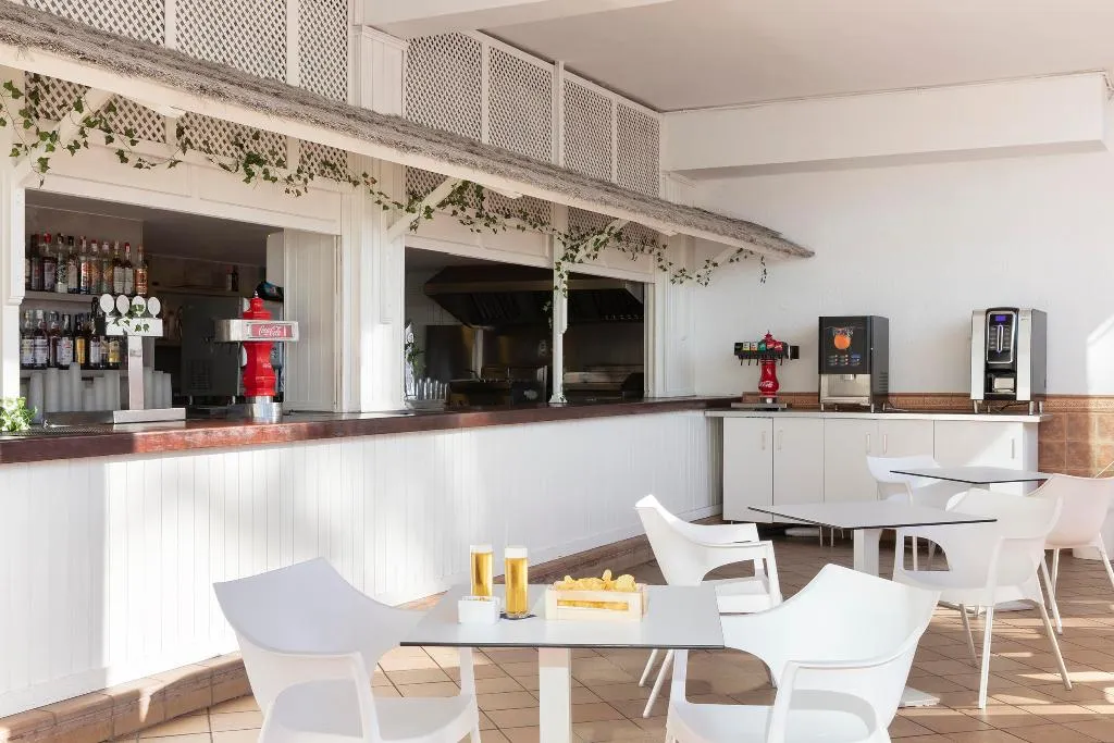 Terrace, Hotel Palia Las Palomas, Costa Del Sol