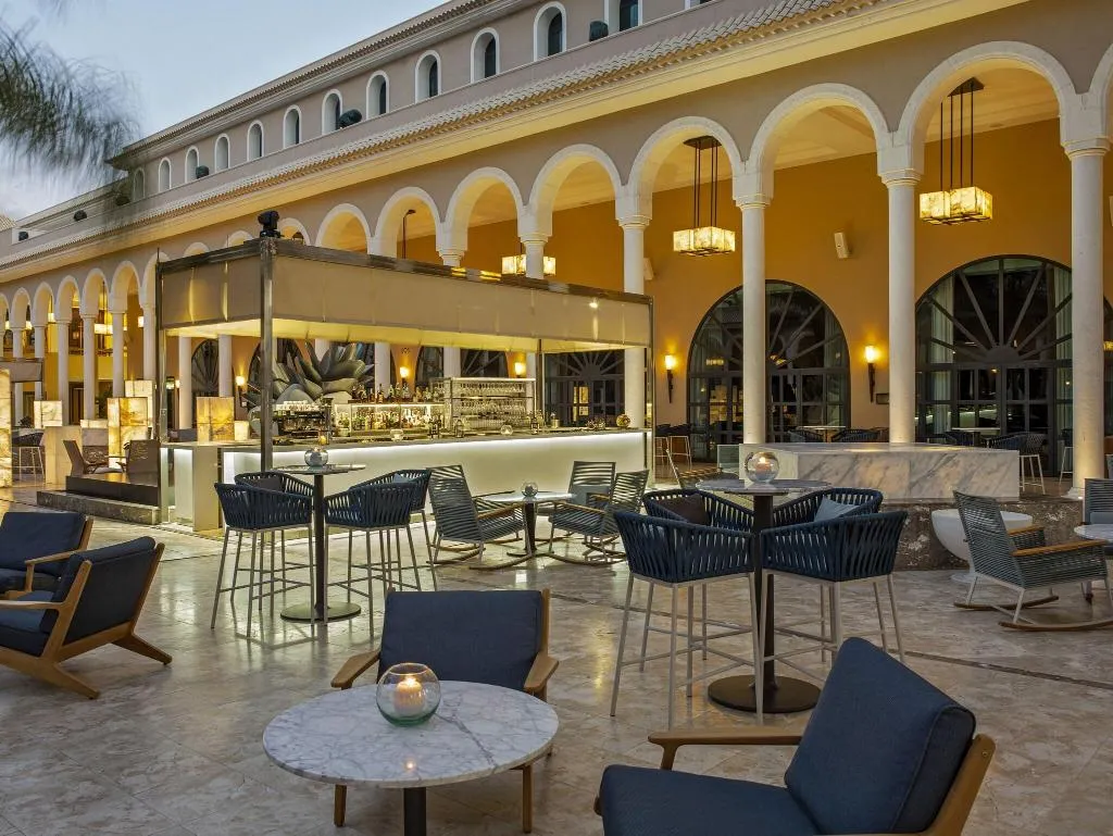 Bar, Redlevel At Melia Palacio De Isora, Tenerife