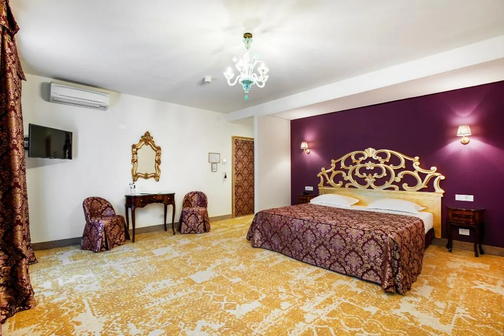 JUNIOR SUITE STANDARD Room, Giorgione Hotel, Venice