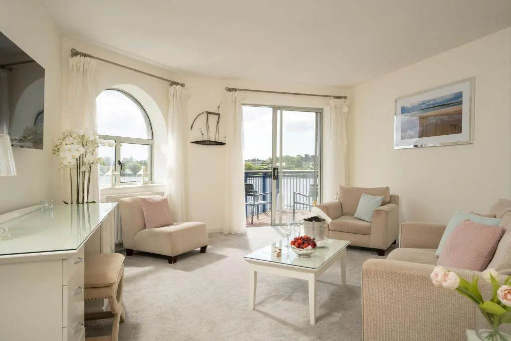 Room, Ferrycarrig, Dublin
