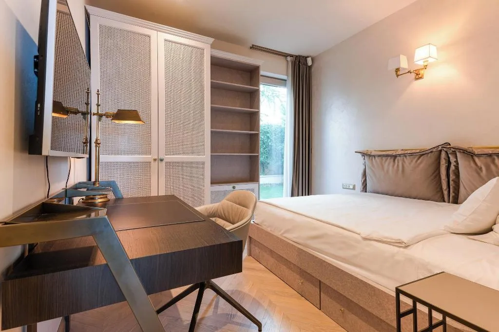 Room, Armerun Heritage Hotel & Residences, Split