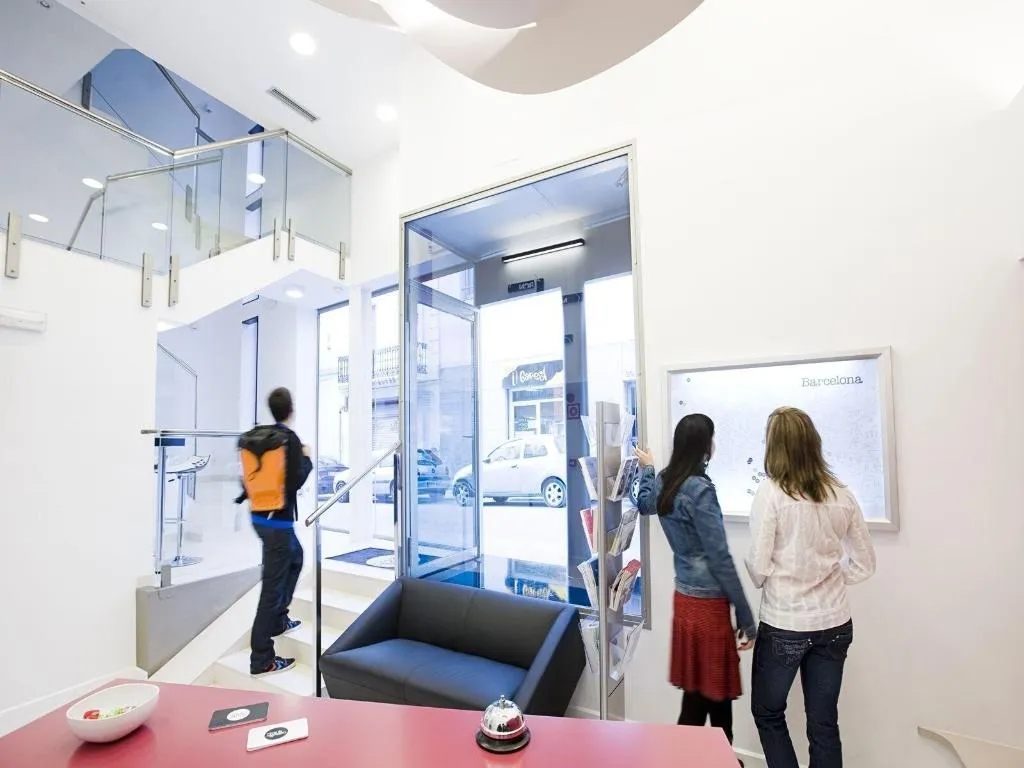 Lobby, Live & Dream, Barcelona