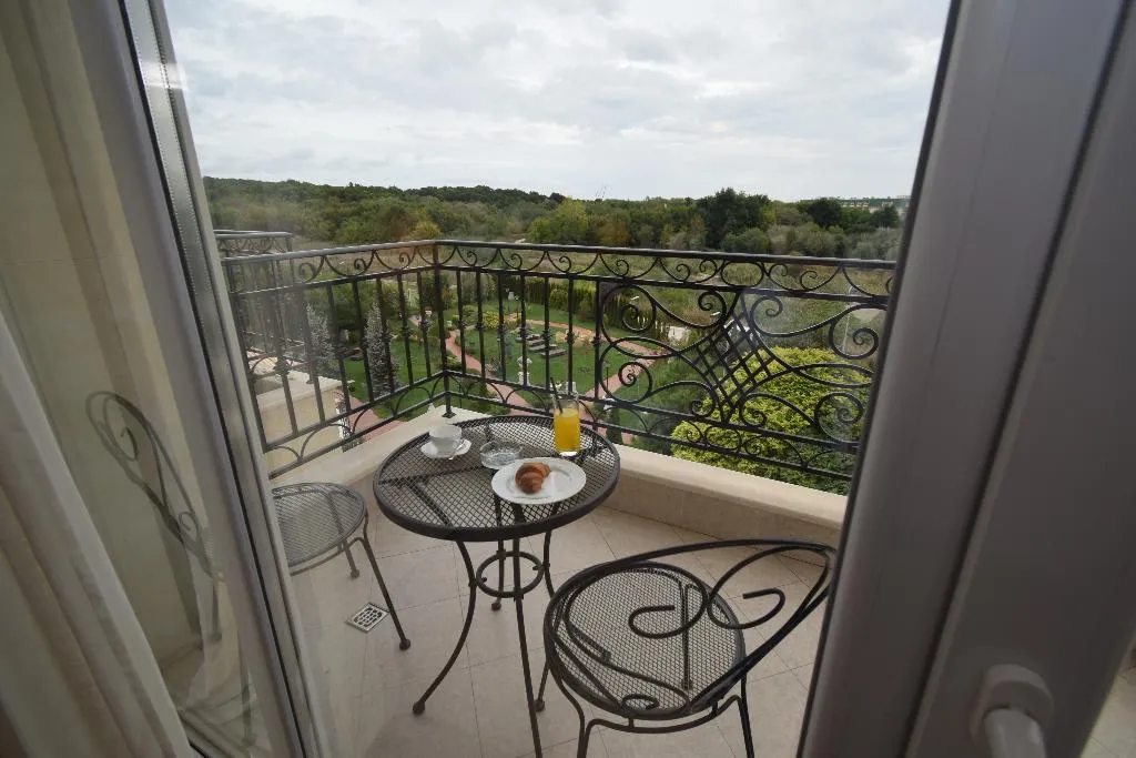 APARTMENT TWO BEDROOMS ONE BATHROOM Room, Therma Palace, Varna