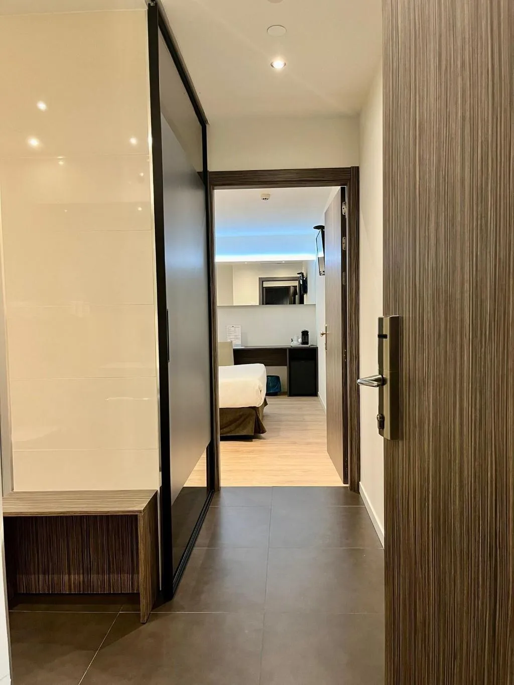 DOUBLE EXECUTIVE Room, Air Rooms Madrid by HelloSky, Madrid