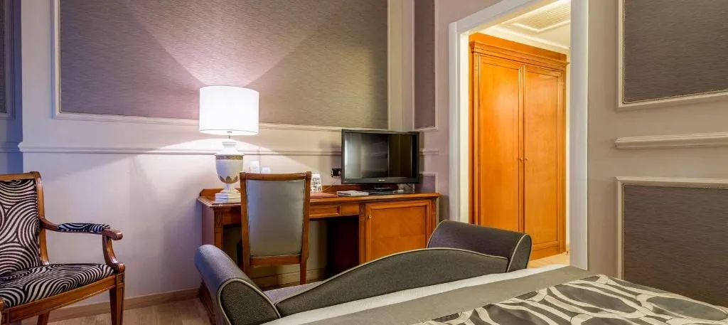 Room, Grand Visconti Palace, Milan