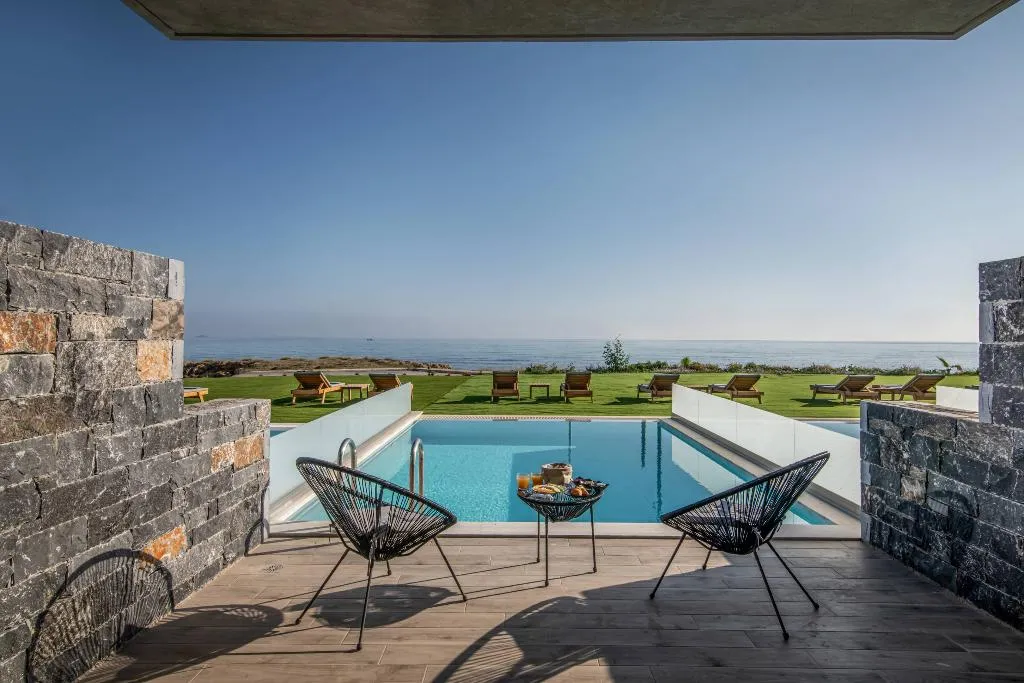 Room DELUXE WITH PRIVATE POOL Room, Ebenus Suites "by Checkin", Crete