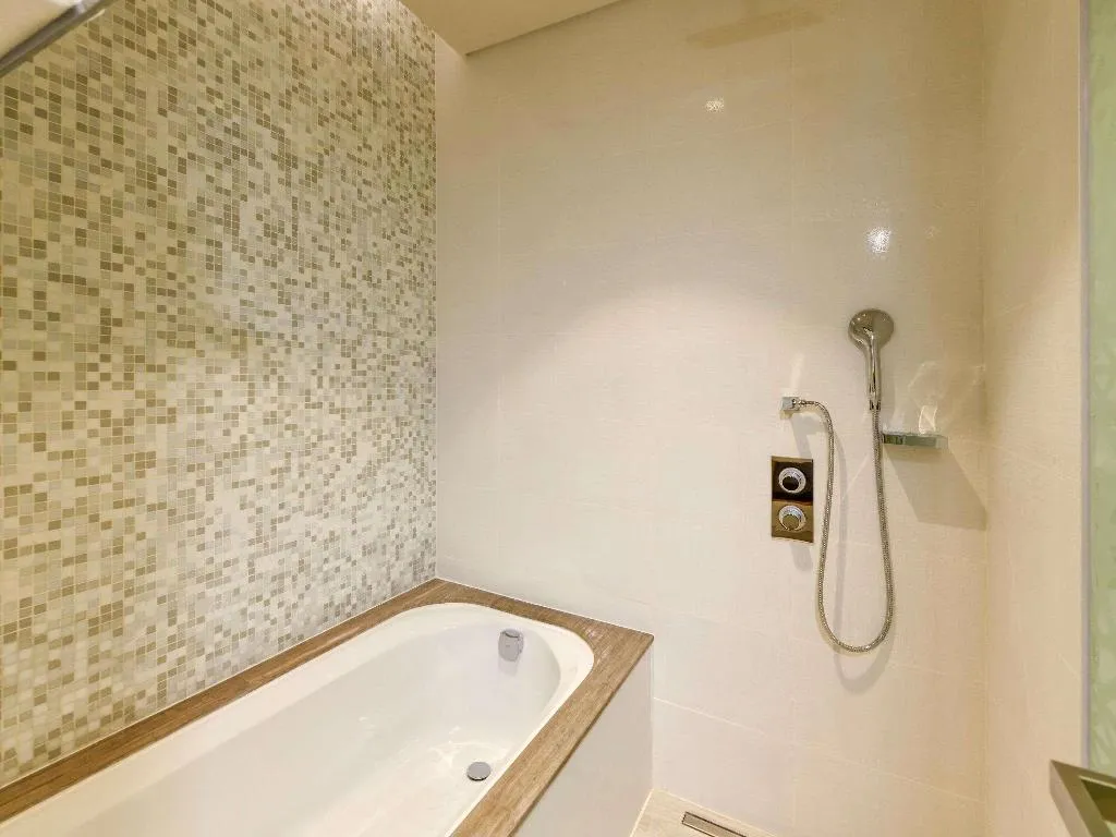 SUITE PREMIUM KING BED Room, Grand Mercure Dubai City, Dubai