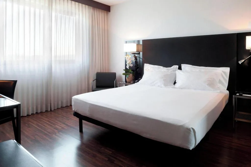 DOUBLE KING SIZE BED Room, AC Padova, Venice