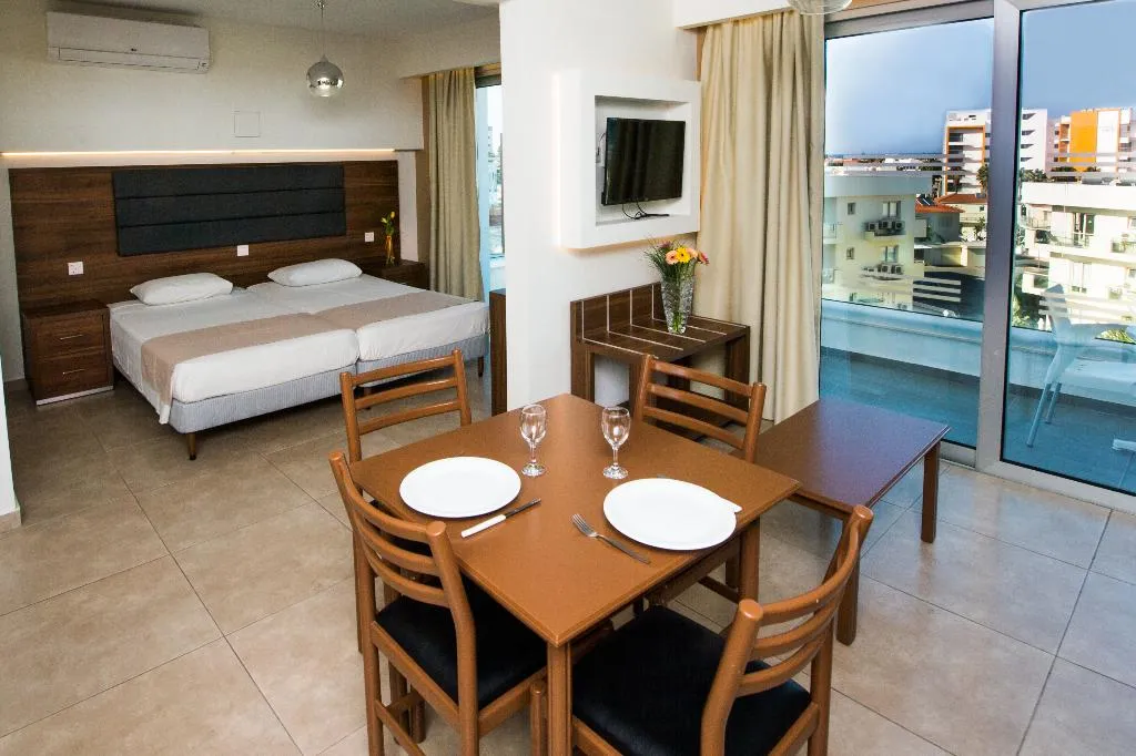 STUDIO PREMIER KING BED Room, Livas Hotel Apartments, Cyprus