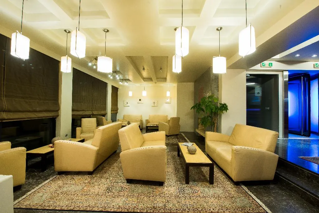 Lobby, Pines, Athens