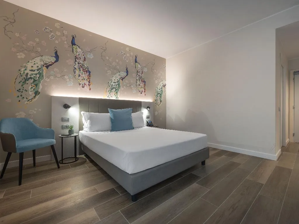 DOUBLE SUPERIOR Room, iH Hotels Milano Centrale, Milan