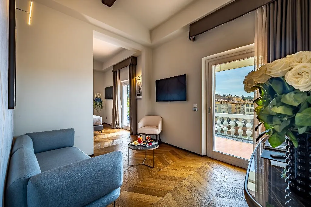 SUITE DELUXE WITH TERRACE Room, Palazzo Alfieri, Florence