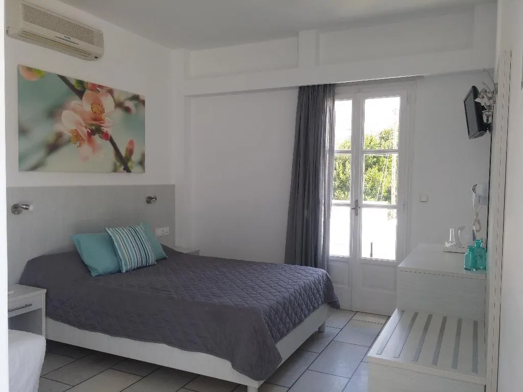 Double or Twin STANDARD Room, Brothers Hotel, Santorini