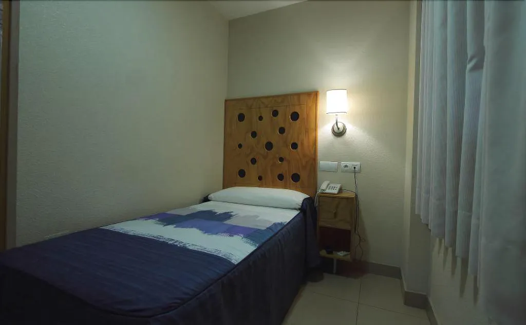 Room, Hostal Quatre Llunes, Costa Blanca