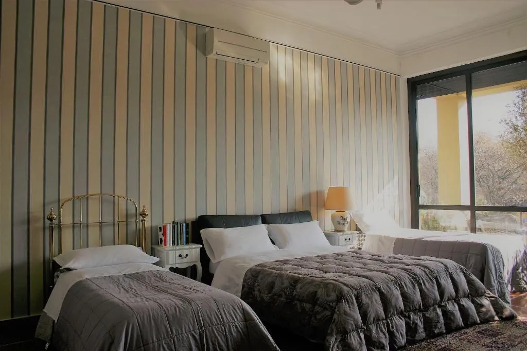Room, B&B Bonne Nuit Rome, Naples