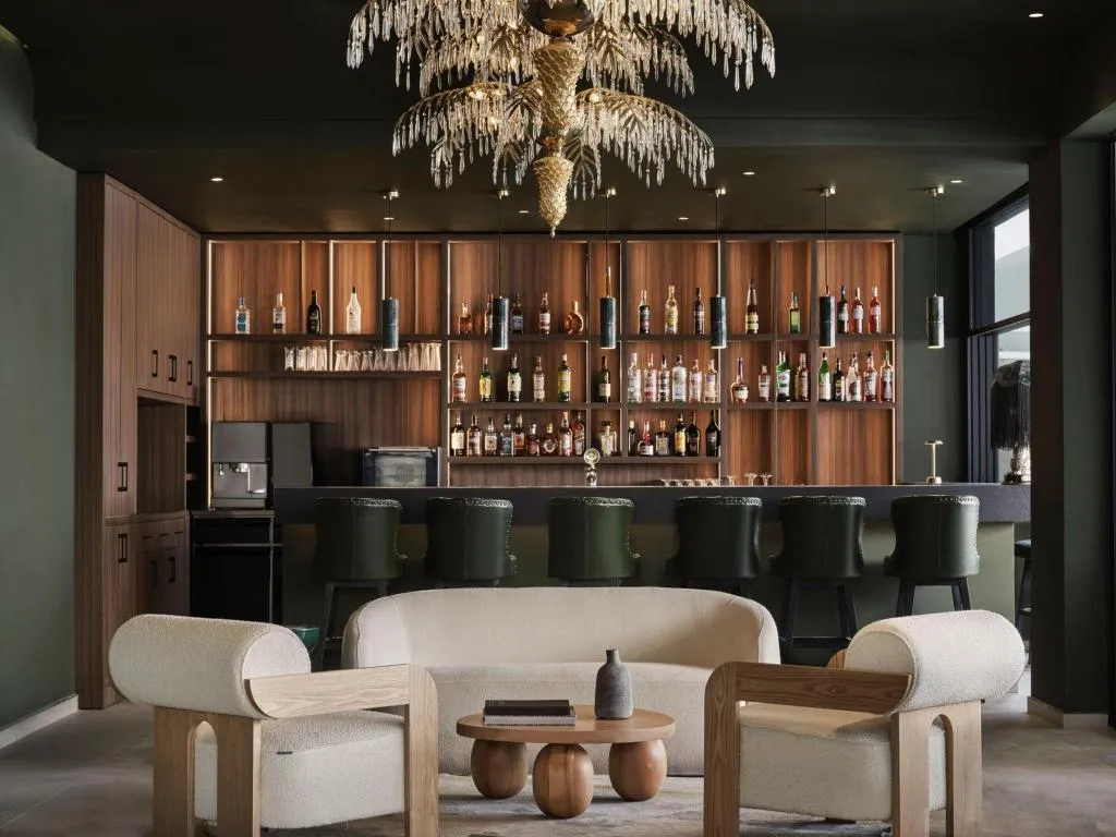 Bar, Pearl, Rhodes