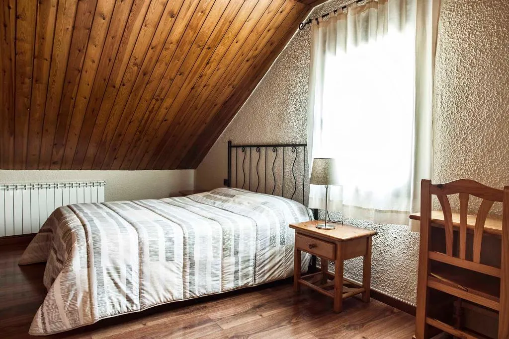 TRIPLE STANDARD Room, Hostal La Plaça, Costa Brava