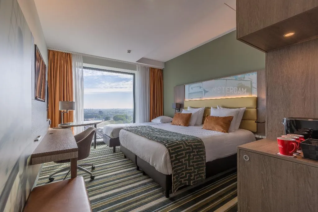 TRIPLE DELUXE Room, Leonardo Royal Hotel Amsterdam, Amsterdam