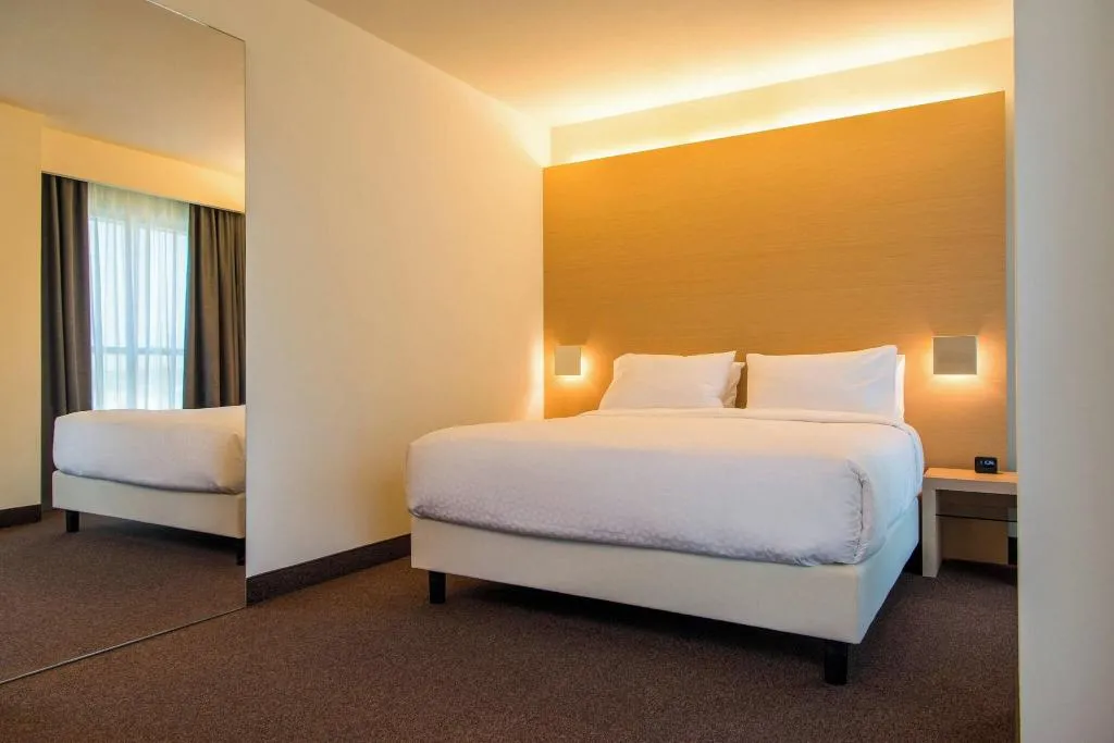 DOUBLE CLASSIC KING BED Room, Four Points by Sheraton Venice Mestre, Venice
