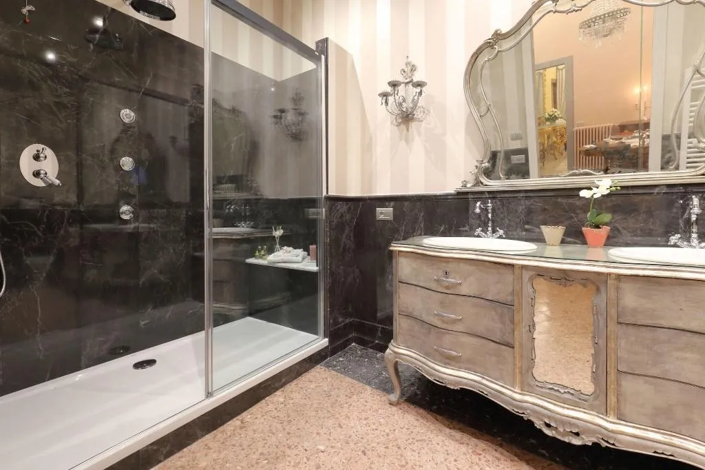 Room, Piazza Pitti Palace, Florence