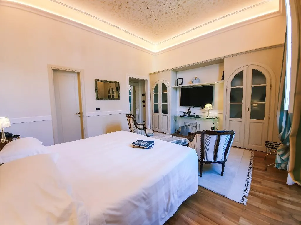 DOUBLE SUPERIOR Room, Kraft, Florence