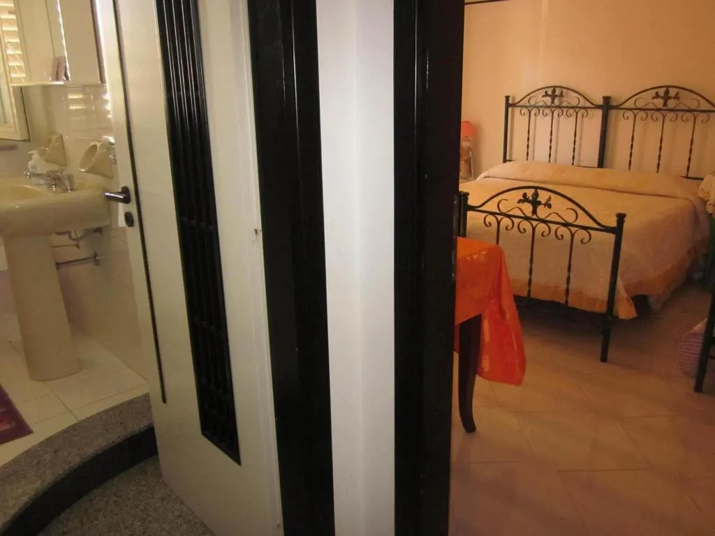 Room, Villa Ambra B&B, Catania