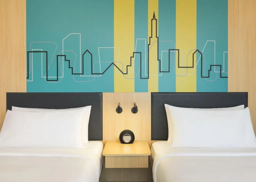 TWIN WITH VIEWS Room, Aloft Dubai Creek, Dubai
