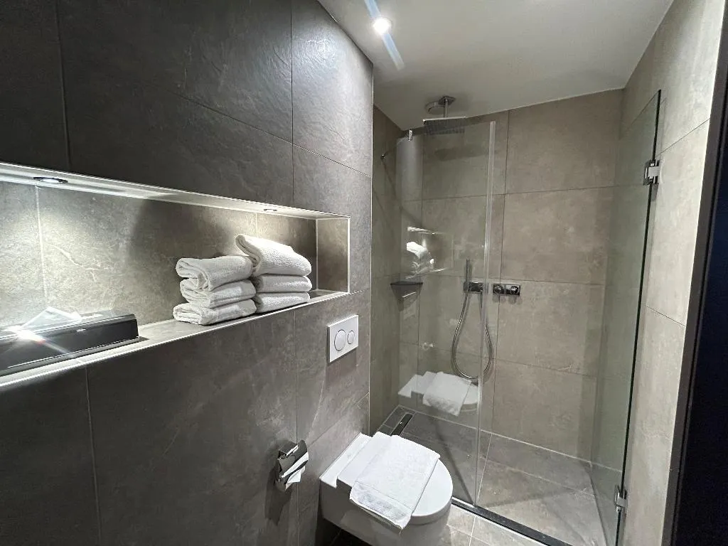 TRIPLE STANDARD Room, Xo Hotels Blue Tower, Amsterdam