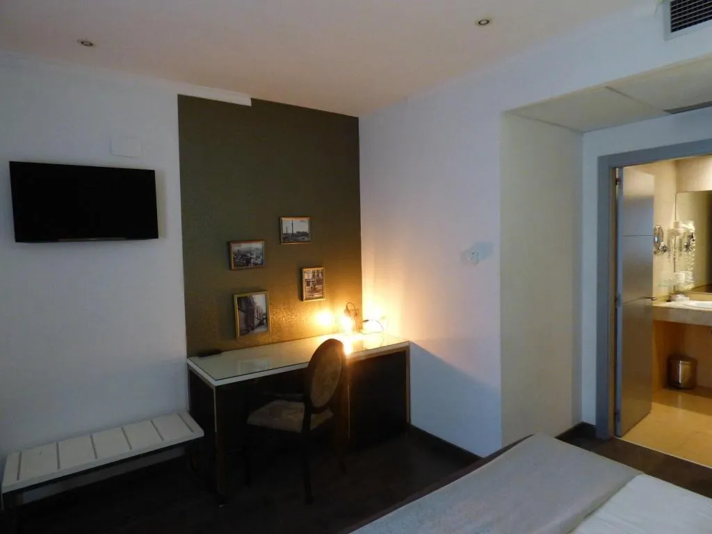 TRIPLE BASIC Room, Moderno, Barcelona