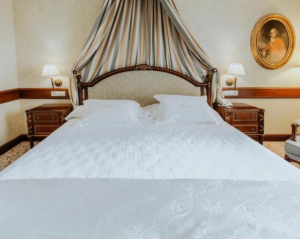 DOUBLE STANDARD Room, Candido, Madrid