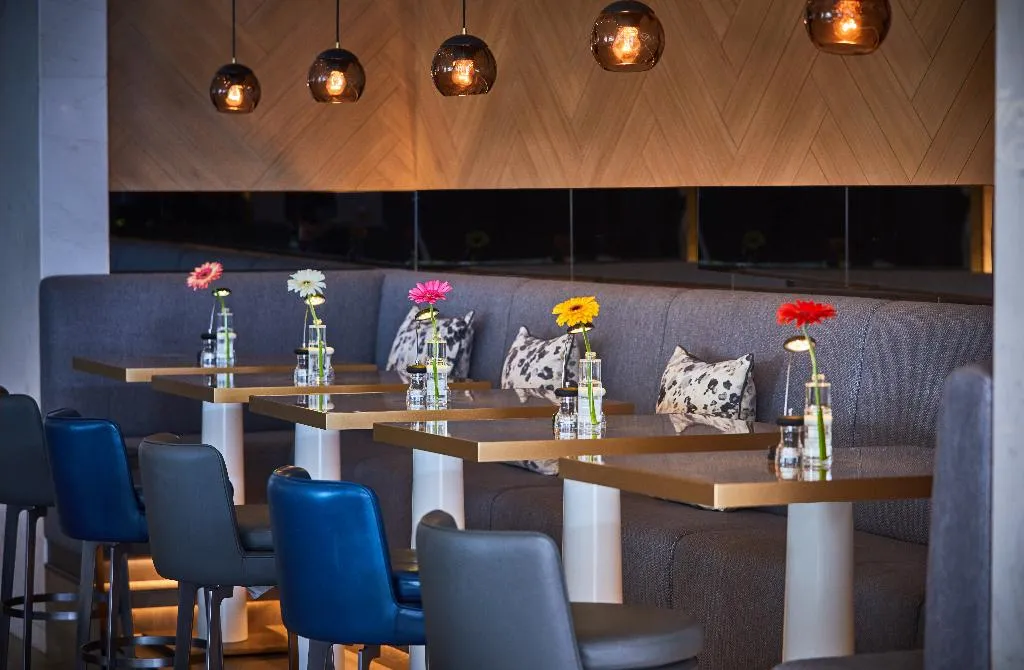 Restaurant, Media One, Dubai
