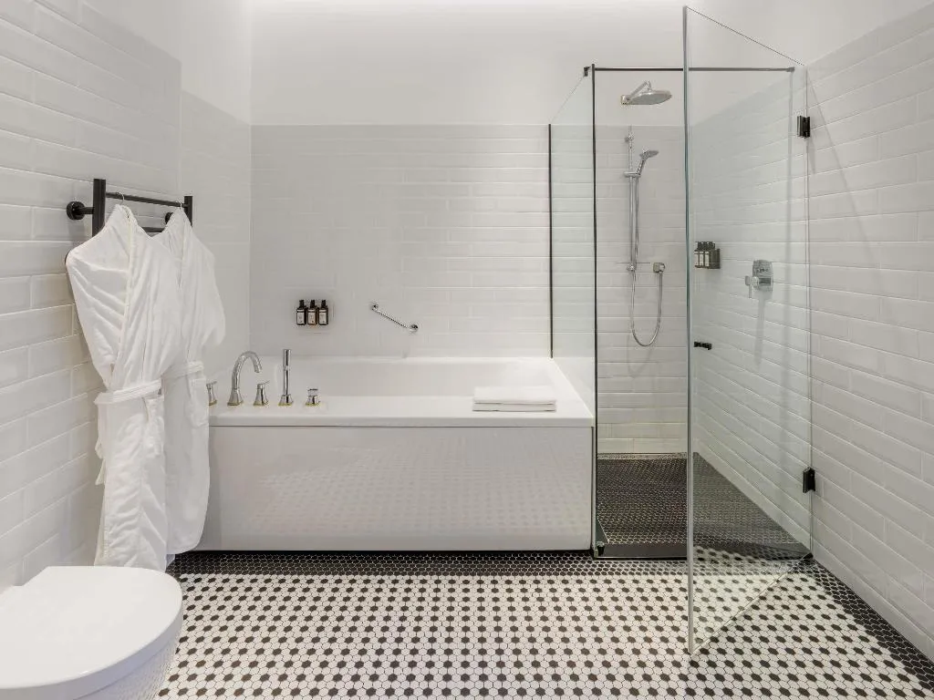 SUITE WITH BALCONY Room, Movenpick Hotel Tallinn, Tallinn