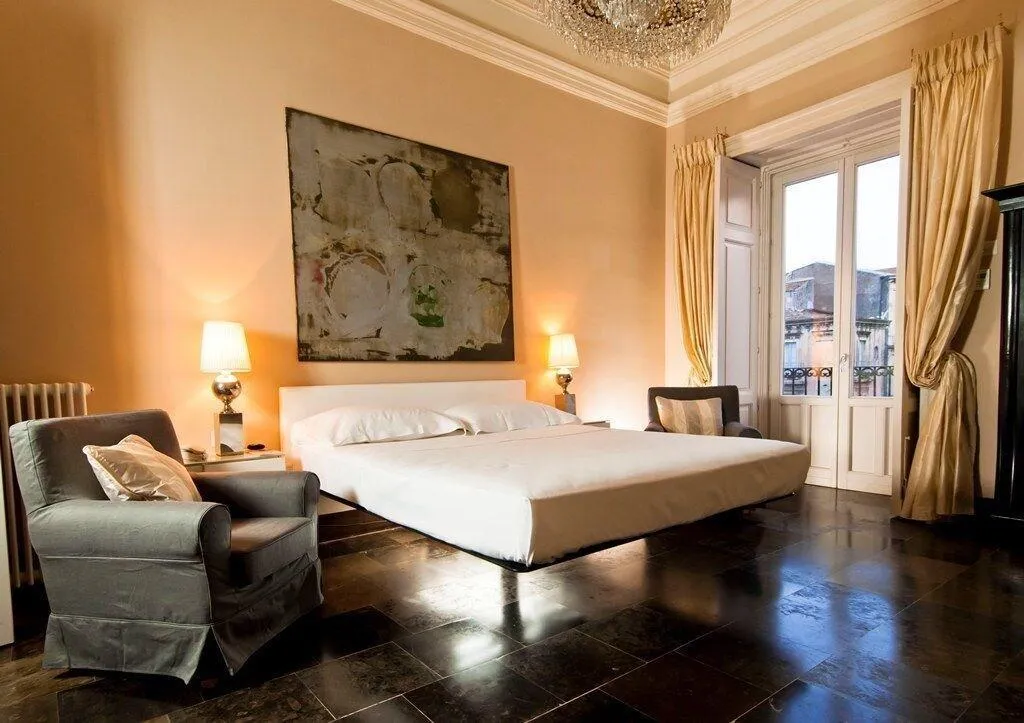 Room, Asmundo Di Gisira, Catania