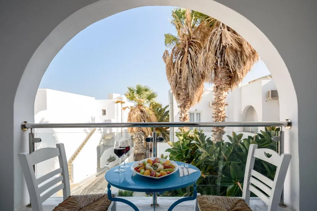 Double or Twin CLASSIC Room, Alesahne Beach, Santorini