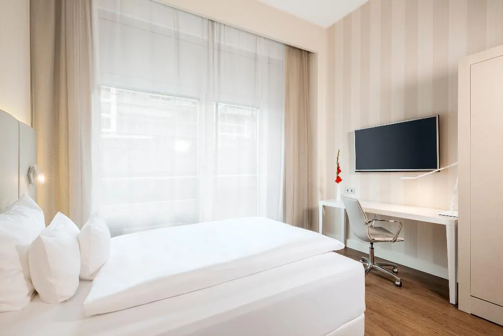 SINGLE SUPERIOR Room, NH Collection Berlin Mitte Friedrichstrasse, Berlin